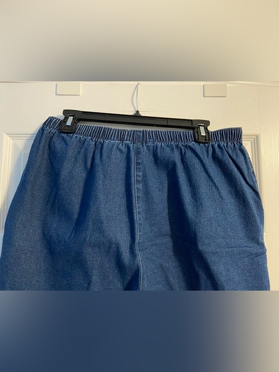 Alia Women's Blue Denim Shorts with Elastic Waist Size 14P - Picture 7 of 9